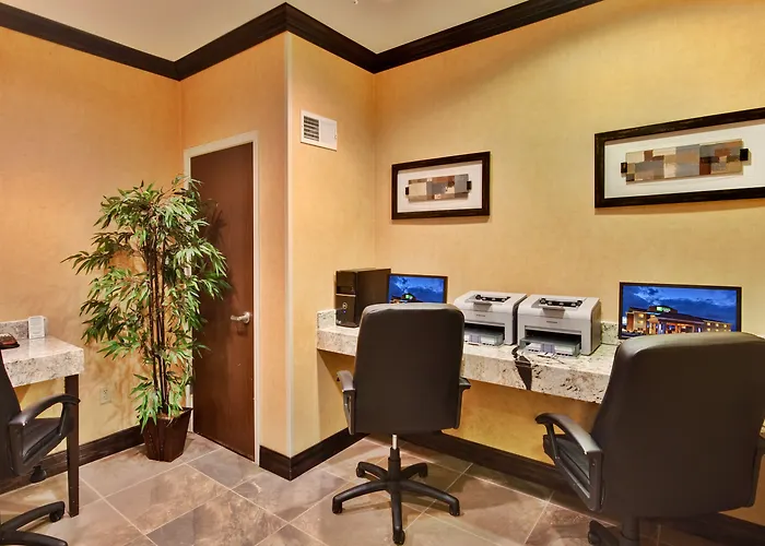 Holiday Inn Express Hotel & Suites Albuquerque Airport By Ihg