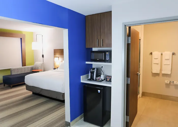 Holiday Inn Express & Suites - Houston Iah - Beltway 8 By Ihg