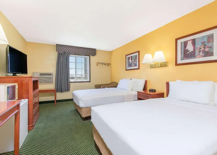 Days Inn By Wyndham Great Bend