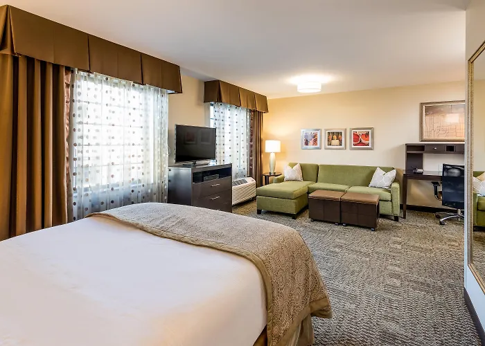 Staybridge Suites Eau Claire - Altoona By Ihg