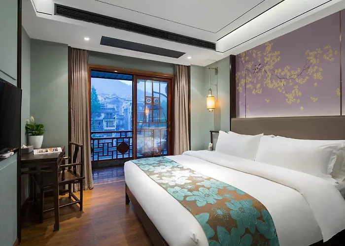 Morninginn, Phoenix Ancient City Tuojiang