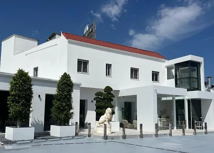 Don Leone Hotel