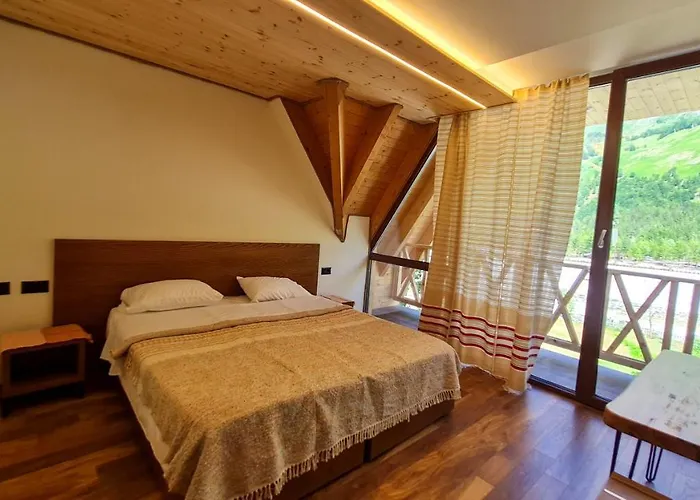 NeoKulla Hotel - Hikers Hive