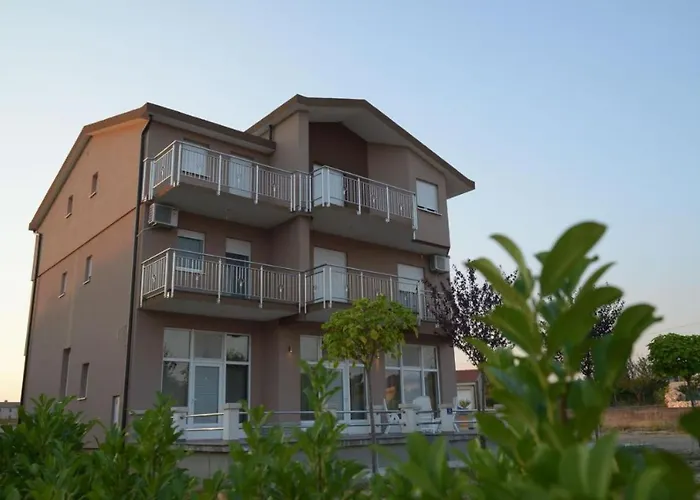 Villa Aurora
