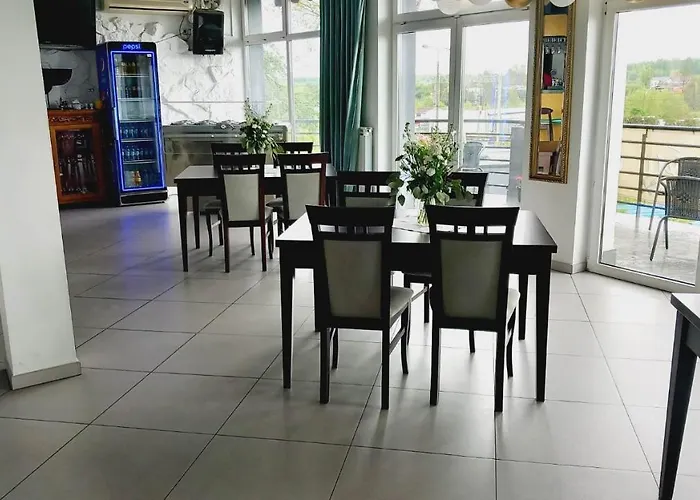 Hotel I Restauracja 13 Smakow