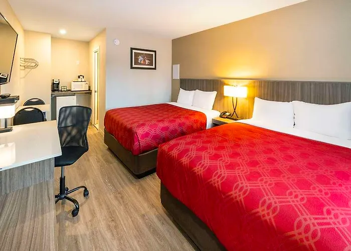 Econo Lodge Inn & Suites Pincher Creek