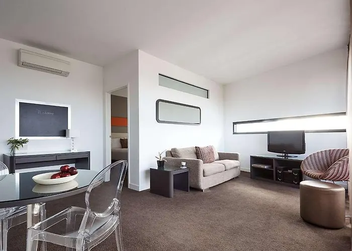 Dandenong Central Apartment Hotel