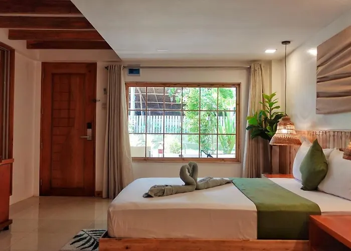 Senare Boracay Hotel