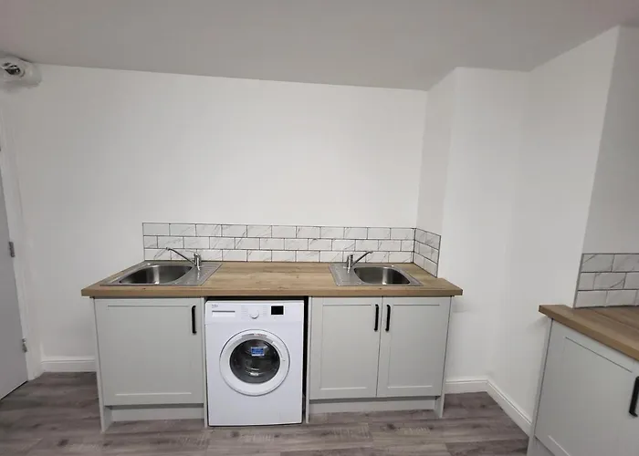 Premier Studios Nottingham - Tring Vale