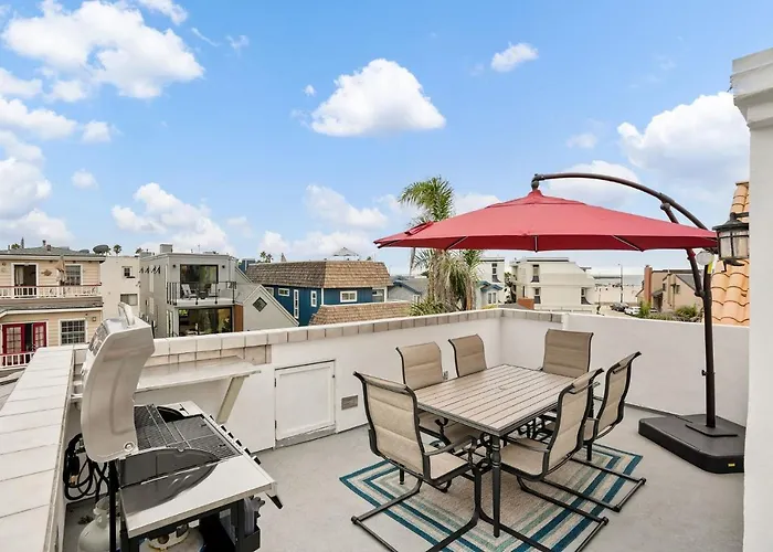 Beach Perfection - Ocean Views, Parking, Pet Friendly & Steps2Sand