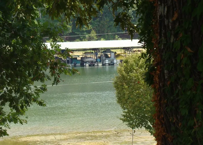 Mountain Harbor King Guest Room On Lake Ouachita