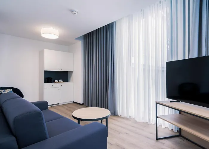 Yparc Hotel, Forum