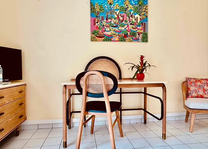 Résidence Le Vallon Guadeloupe Parc Piscine Appartements&Studios&Services hôteliers à la carte
