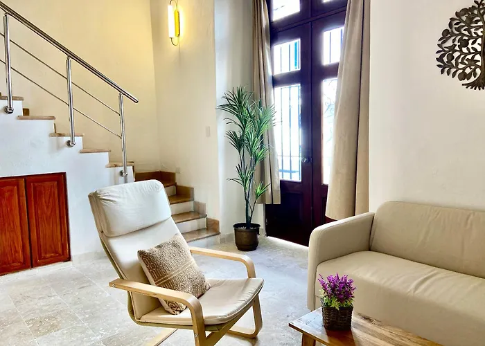 Paseo Colonial - Sanctuary #2