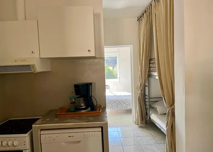 Cabanon Sur L eau