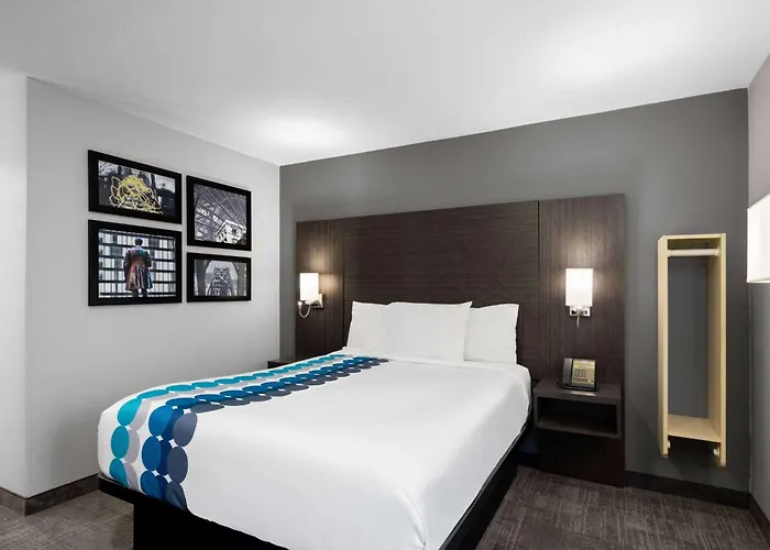 La Quinta Inn By Wyndham Indianapolis Airport Executive Dr