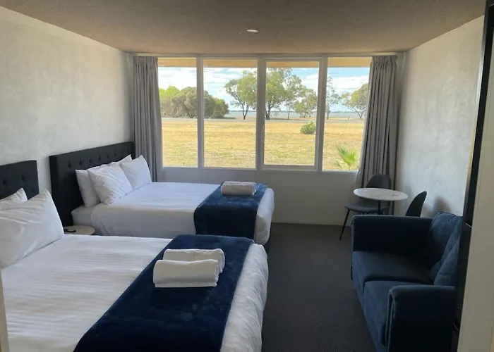 Happy Wanderer Motel Lake Boga On The Lake With Lake Views