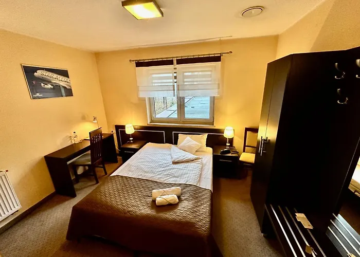 Hotel Pod Dębami