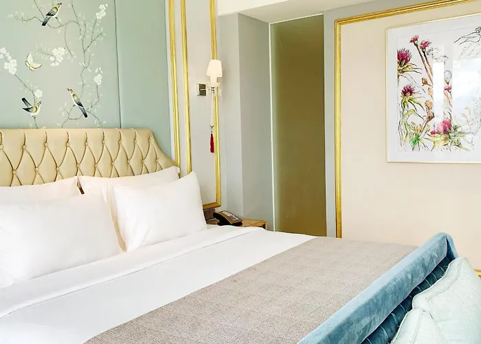 Art Deco Luxury Hotel & Residence