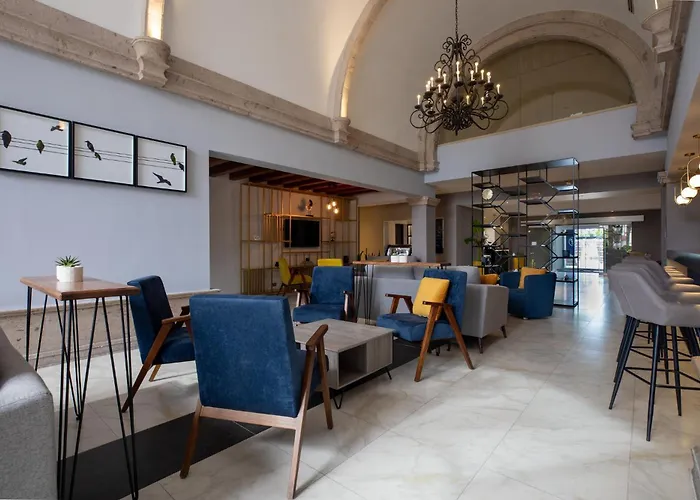 CoSuites Saltillo Hotel