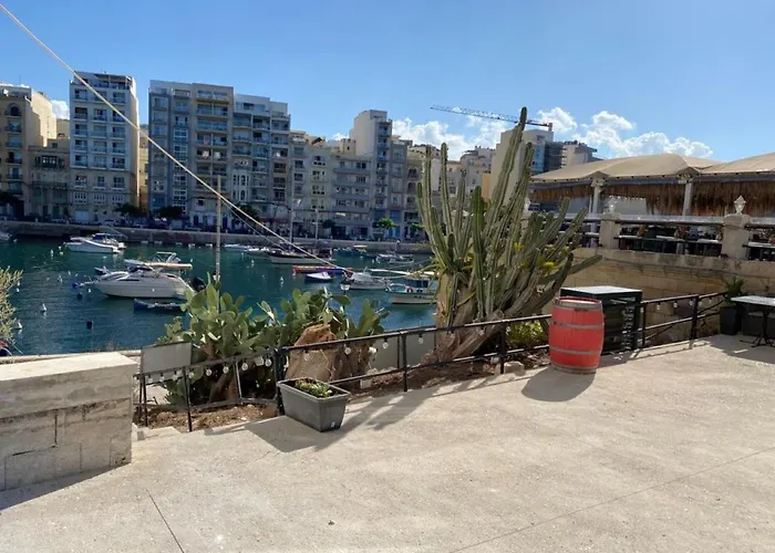 86 Spinola Bay