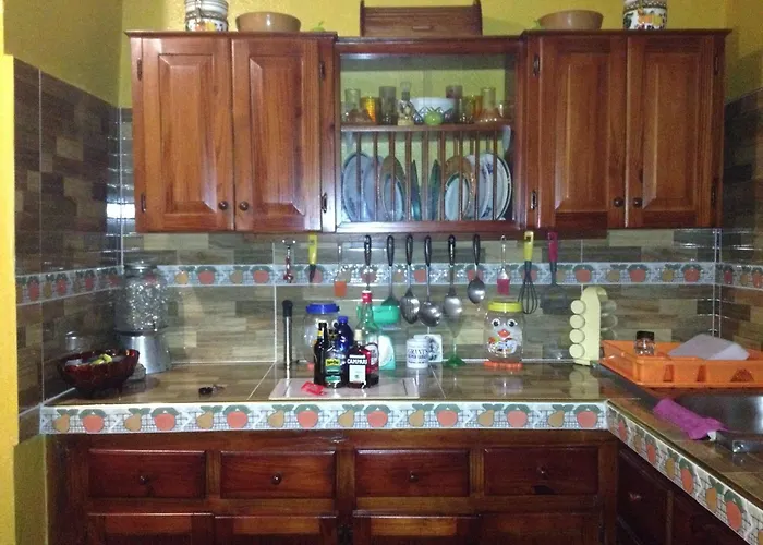Kingston Airport Bed And Breakfast