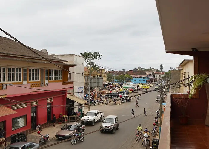 Residencial Avenida Geovanni - Central Sao Tome - Private Bathroom & Solar Backup