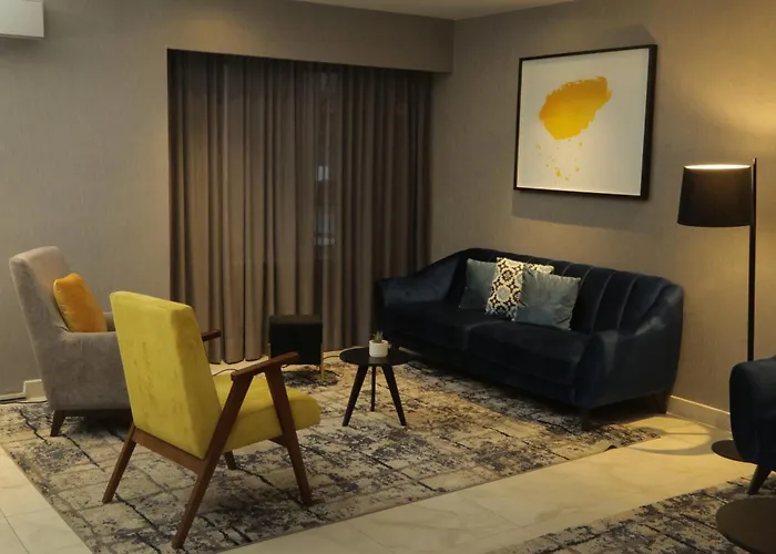 CoSuites Saltillo Hotel