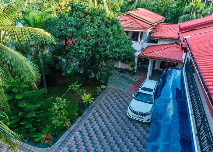 L S Lanka Hotel Dambulla