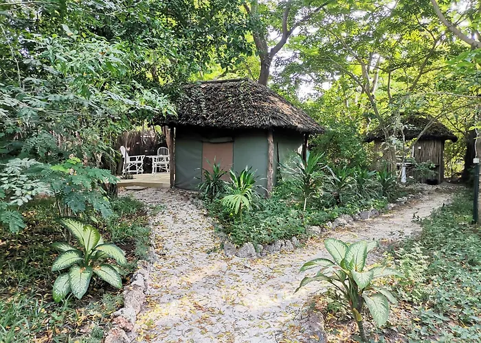 Bamba Kofi Beach Lodge