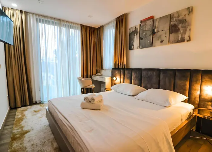 The Hotel National