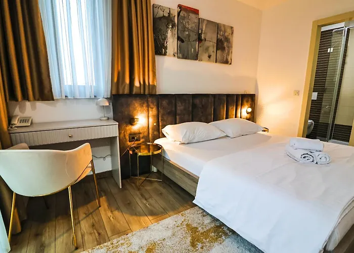 The Hotel National