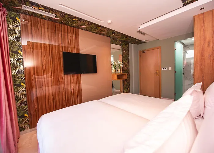 Magnifique Hotel