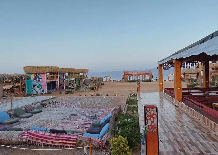 Green Beach Camp&Hotel
