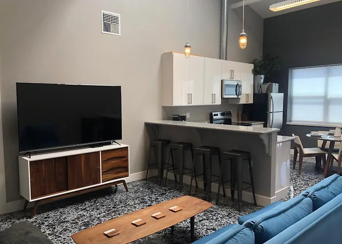 Petaluma Warehouse Lofts, Unit B
