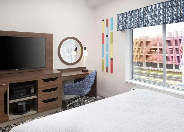 Hampton Inn & Suites Rochester Downtown