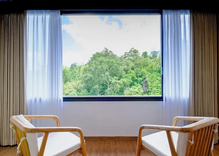 Giriwood Hotel&Villa