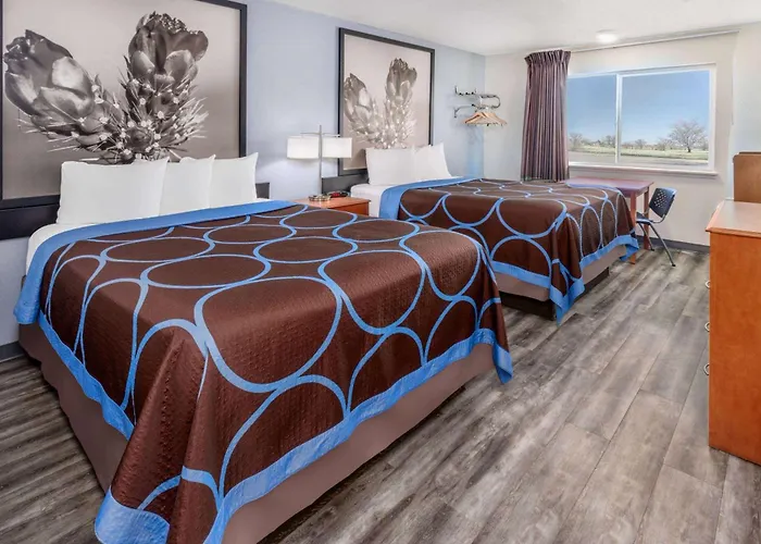 Super 8 By Wyndham Clayton