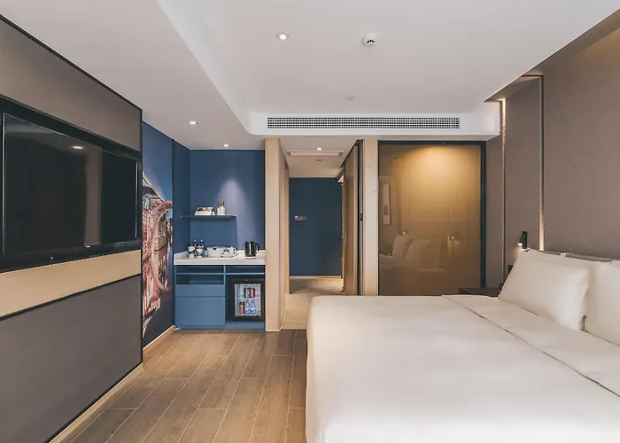Atour Hotel Huzhou Dongwu