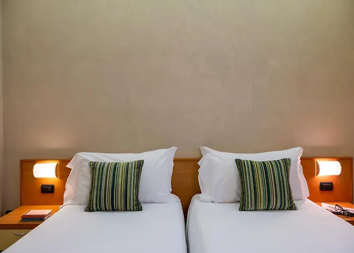 Hotel Embassy