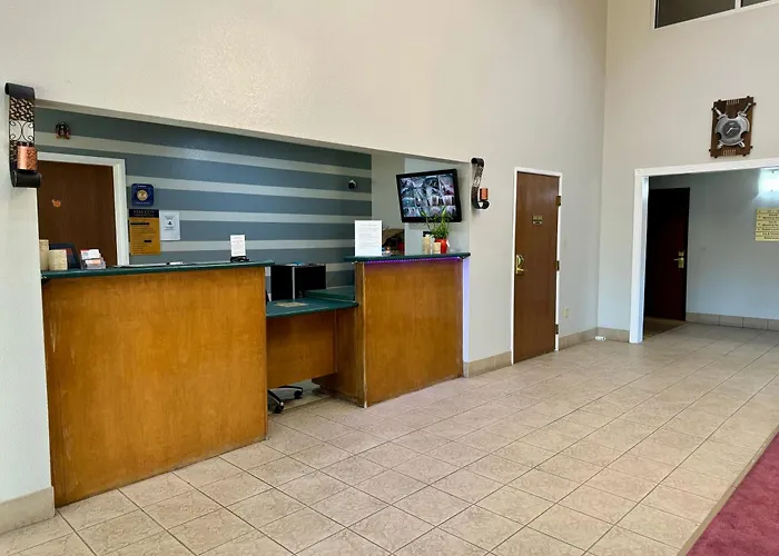 Star City Inn & Suites