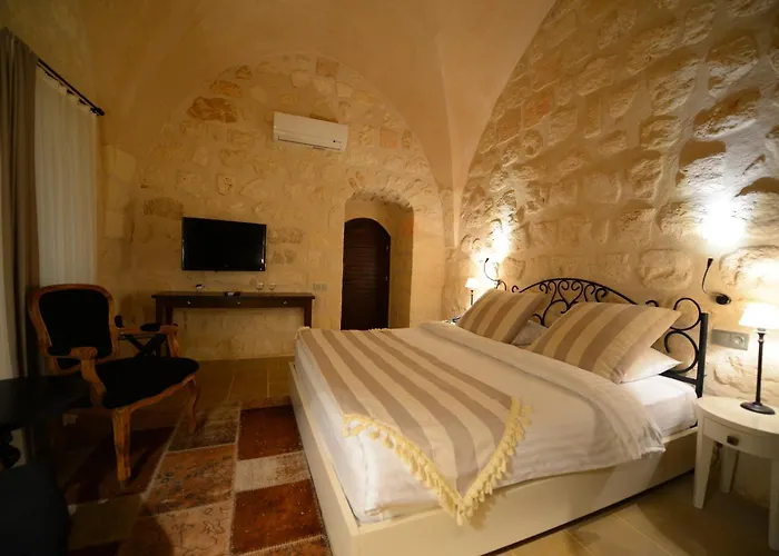 Shmayaa Hotel