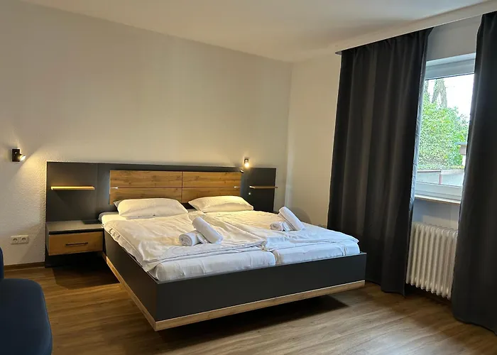 Riverside Airport Hotel