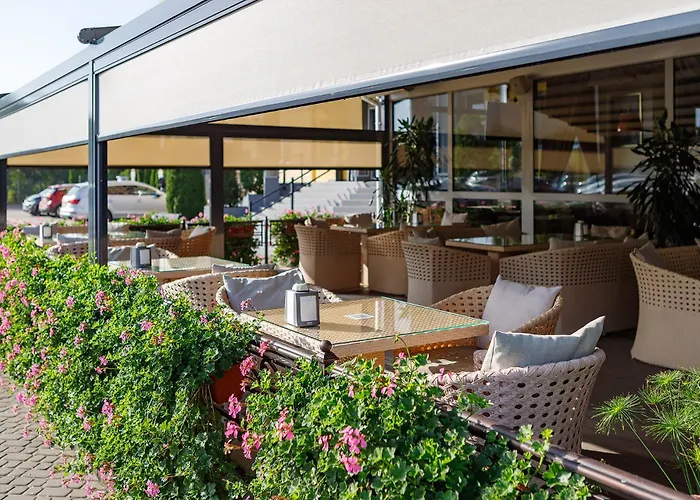 Sonata Hotel & Restaurant "Готель Соната"