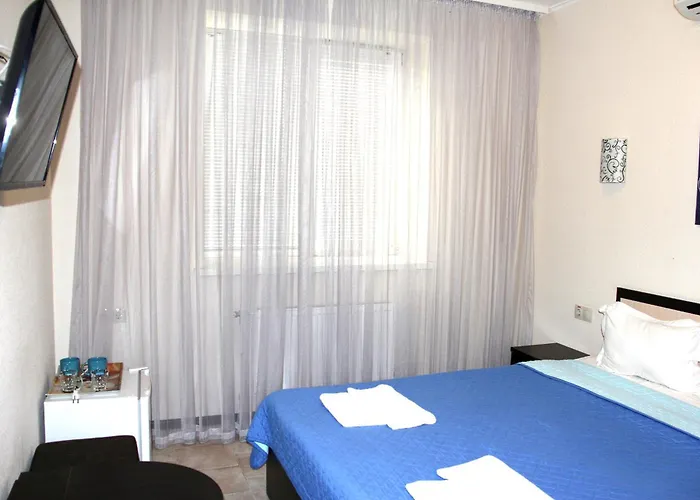 Breeze Hotel