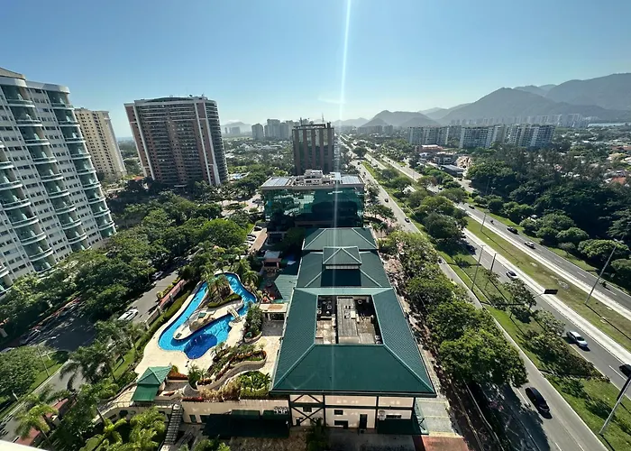 Flat com Vista Panorâmica -15- na Barra da Tijuca - Estacionamento Gratuito - Frigobar - Ar condicionado - Piscina - Academia - Balsa para Praia Grátis - Varanda - Vista Parcial Mar e Lagoa