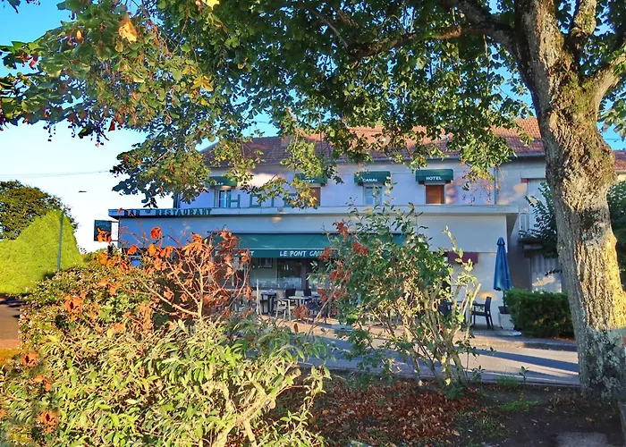 Auberge Du Pont Canal