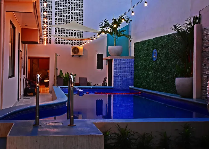 Hotel Cabinas Midey