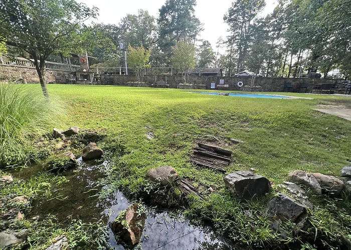 Mountain Harbor King Guest Room On Lake Ouachita