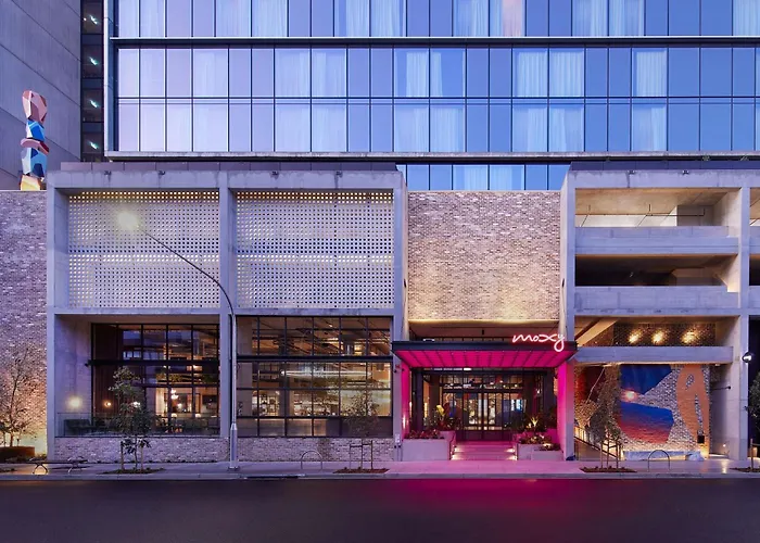 Moxy Sydney Airport